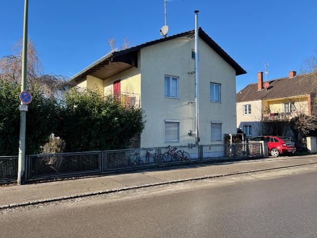 Renovierungsbedürftiges Einfamilienhaus mit großem Grundstück in Schwabmünchen zu kaufen!