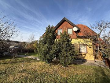 Haus zum Verkauf in 2542 - Garten