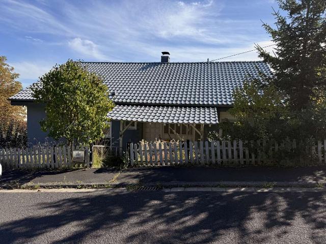 renovierungsbedürftiges Einfamilienhaus zu verkaufen
