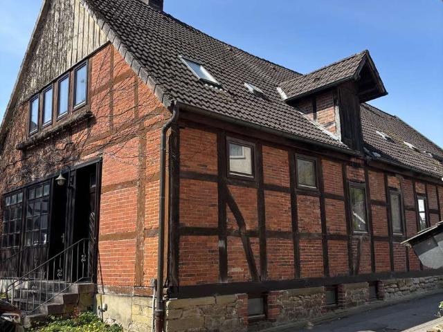 Renovierungsbedürftiges Fachwerkhaus mit viel Charme