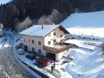 Renovierungsbedürftiges Großfamilienhaus in wunderschöner Lage!