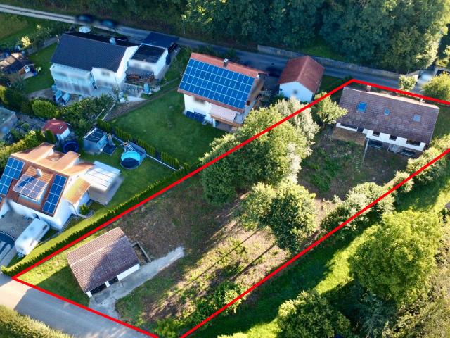 Renovierungsbedürftiges Haus in idyllischer Lage auf großem Grundstück in Bihlafingen!