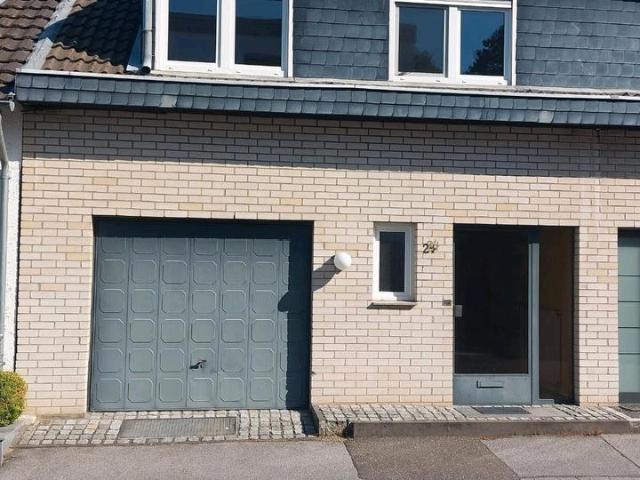Renovierungsbedürftiges Reihenmittelhaus in Büsbach zu verkaufen