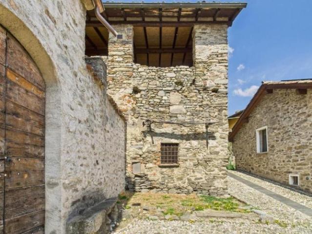 Renovierungsbedürftiges Rustico im Herzen von Torricella Mit herrlicher Aussicht auf die Dörfer und die Berge Eine hervorragende Investitionsmöglichkeit