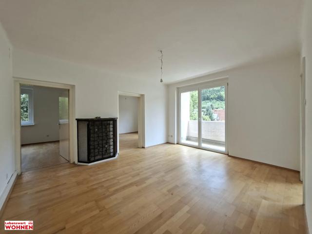 renovierungsbedürfige 3 Zimmer Wohnung + Balkon LEOBEN Waidbachstraße!