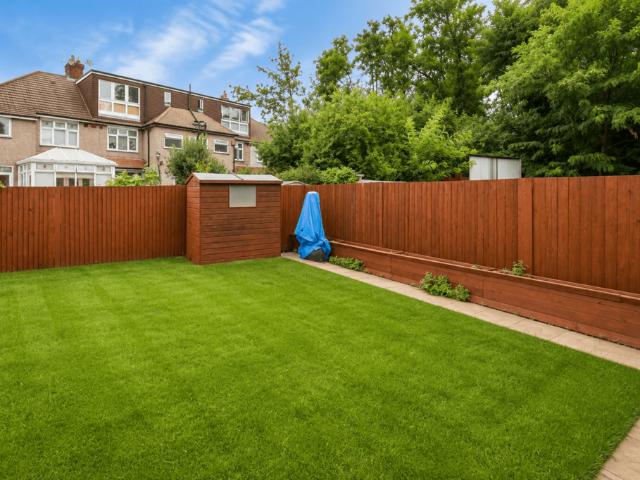 Renshaw Close,London, SE6 3 bed end of terrace house to rent £2,800 pcm £646 pw