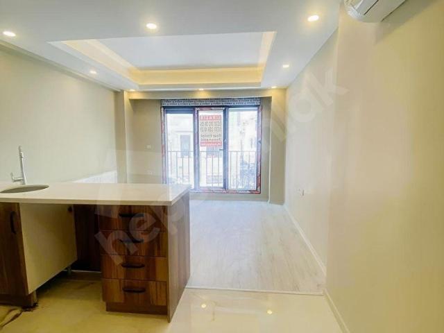 REOR DAN BEŞİKTAŞ ABBASAĞA PARALELİ SIFIR BİNADA SIFIR DAİRE