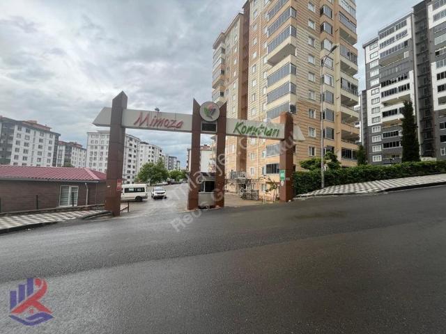 Reos Gayrimenkul'den Mimoza Sitesinde 200m² Satılık 5+1