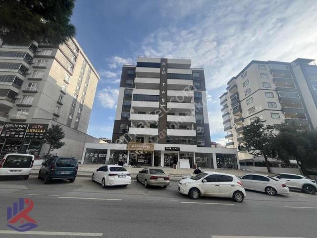 Reos Gayrimenkulden Tekerek Yolu Ana Cadde'de 3+1 Satılık Ev