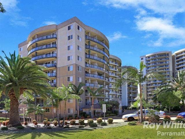 Reosrt style 3 bedroom apartment in Monaco Towers