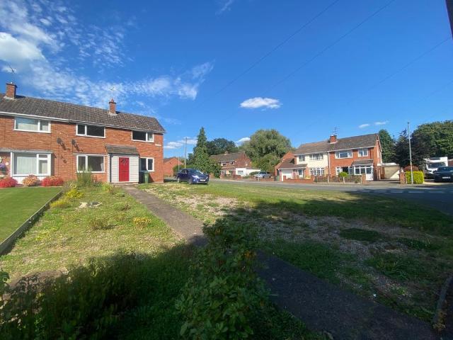 Rea Way, Worcester, WR2 4 bed semi detached house to rent £1,400 pcm £323 pw