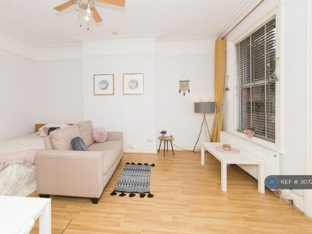 Reading, Reading, RG1 Studio to rent £1,075 pcm £248 pw