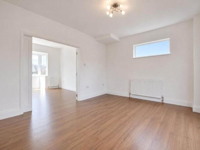 Reading Road, Henley On Thames RG9, 1 bed flat to rent, £1,300 pcm | PrimeLocation