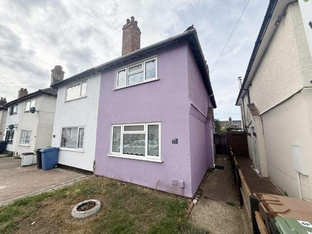 Reading Road, Suffolk IP4 3 bed semi detached house to rent £1,150 pcm £265 pw