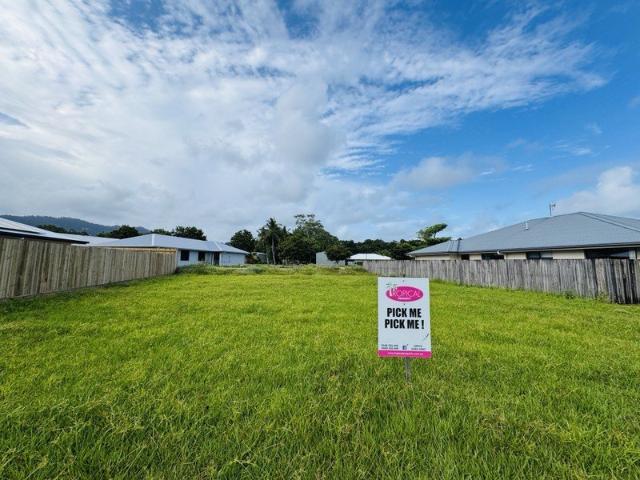Ready to Build Duplex Site in the Exclusive Oasis Estate!