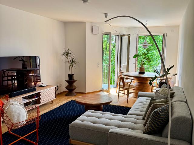 Ready to Live 3,5 Room w/ High End Interior & Fitted Kitchen in Neuehrenfeld All Inclusive, Central & Stylish