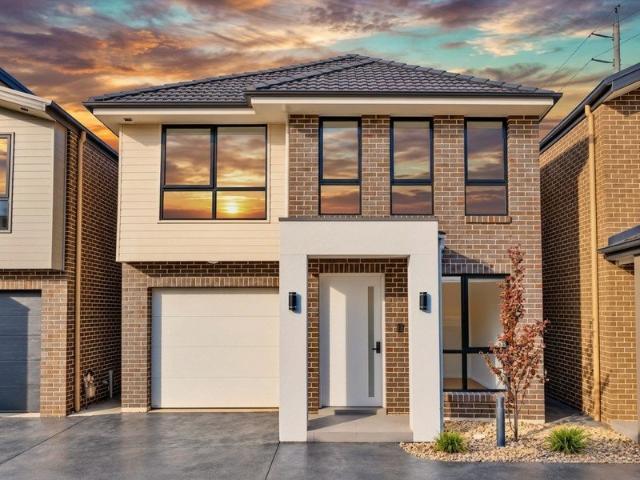 READY TO MOVE IN NOW CLOSE TO SCHOFIELDS STATION & TALLAWONG METRO