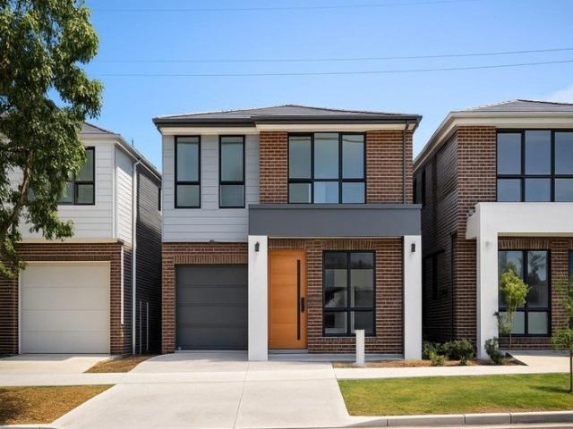 READY TO MOVE IN NOW CLOSE TO SCHOFIELDS STATION & TALLAWONG METRO