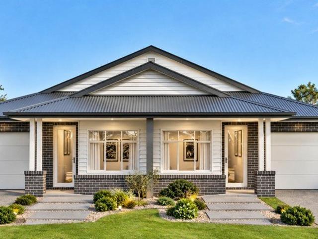 Ready to Move in Now. in Prime location Box hill. !