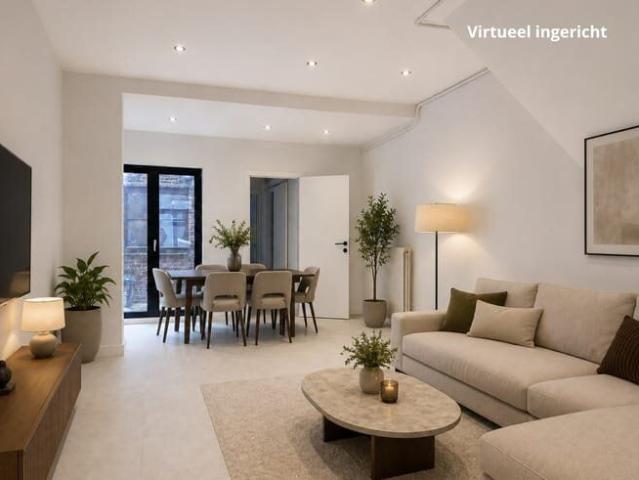 Ready to move in one bedroom apartment with courtyard!
