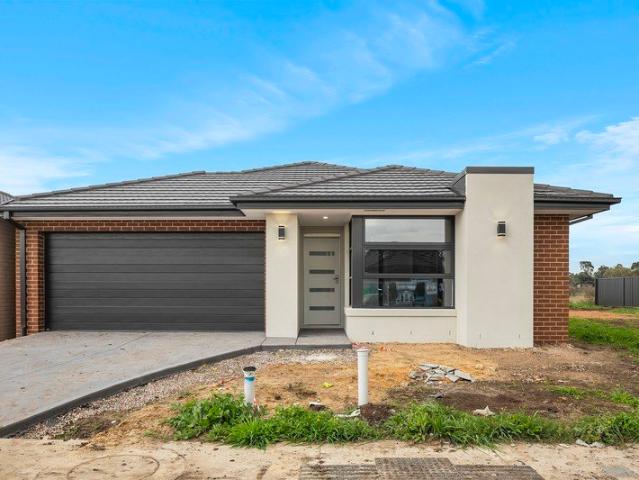 Ready to Move in Brand new North Facing home