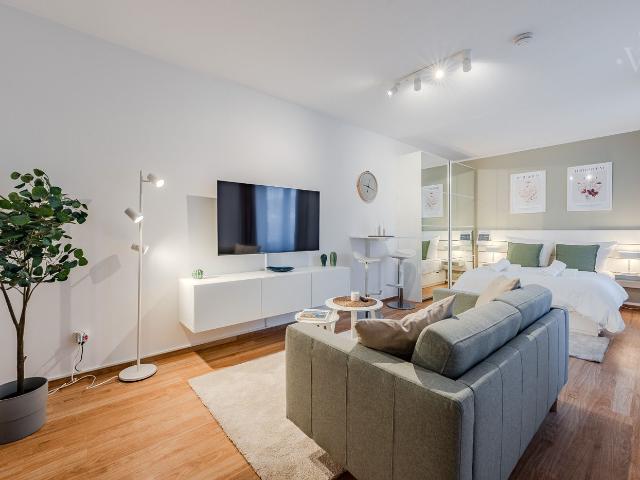 Ready to Move In: Furnished Apartment on Pannierstraße in Berlin Neukölln