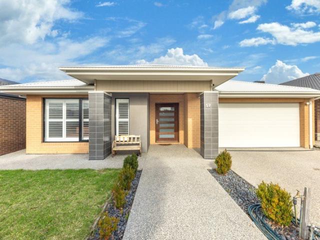 Ready to Move In Family Home in Rosenthal