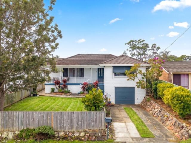 Ready to Move In Ideal Family Home!