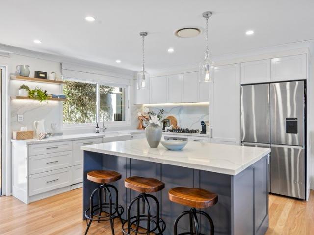 Ready to move in single level home, perfect for families or downsizers