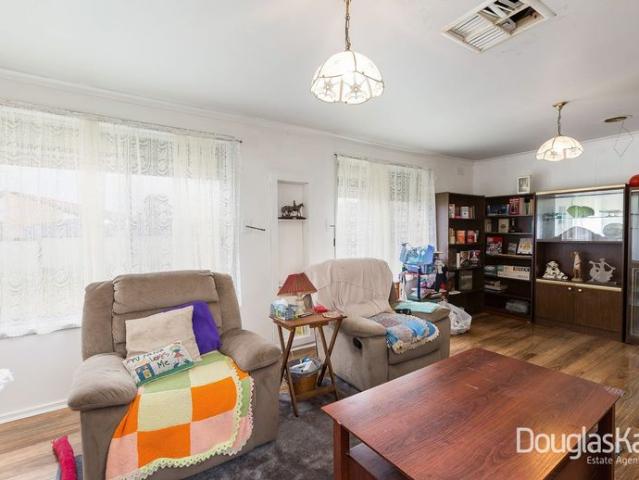 Ready Made Home Convenient Locale