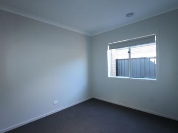 real estate for lease 7 meade way mernda, vic