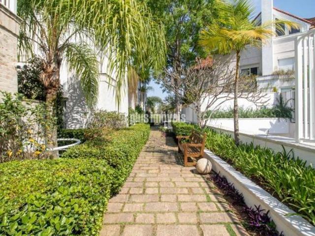 Real Parque! Casa moderna, totalmente reformada 465m² terreno, 751,00m² área construída