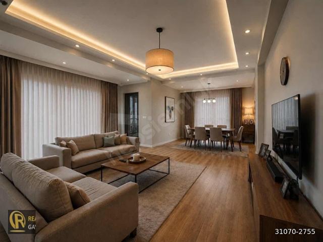 REALİST GAYRİMENKUL'DE ÇENGELKÖY'DE SATILIK 6+2 DAİRE