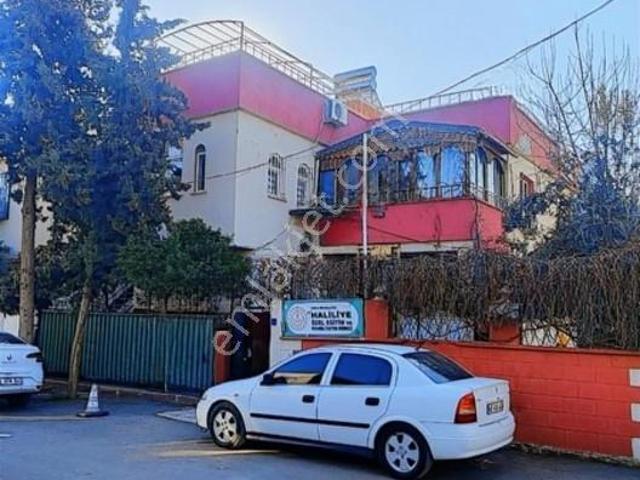 Realite Tapudan Tribleks Ev Ana Caddeye 2. Parsel Köşe 11 Odalı