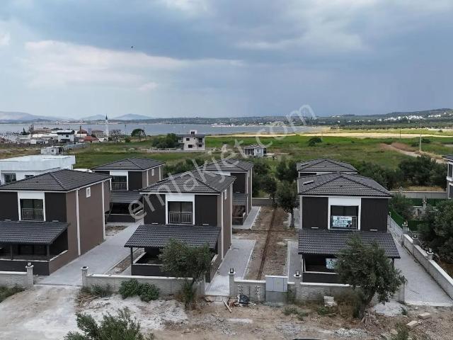 Realiva'dan Şakranda Denize Yürüme Mesafesinde Satılık Villa