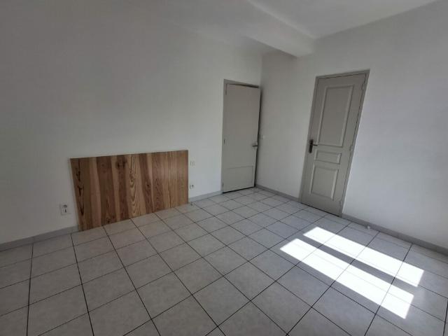 Réalmont – Appartement rénové T2 avec garage