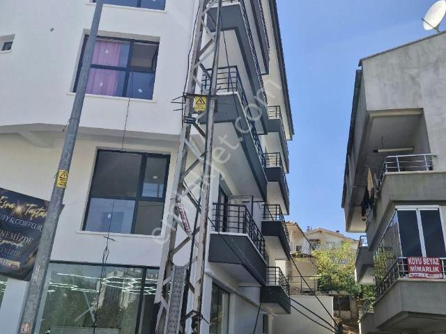 Realty Gate'ten Tıp Fakültesi Caddesinde 1+1 Ofis Ve Daireler