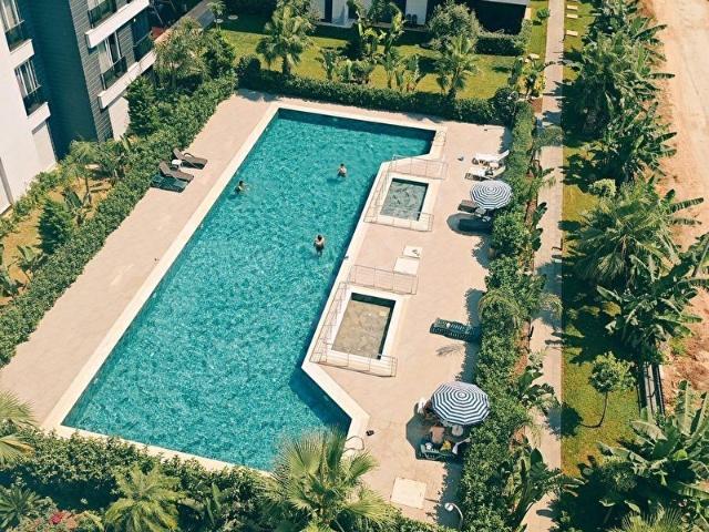 REALTY SIRADIŞI'NDAN CADDE ÜZERİ EŞYALI SATILIK 1+1 KÖŞE DAİRE