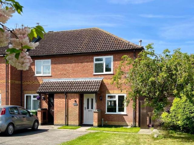 Reams Close, Fishtoft, Boston. 2 bed semi detached house to rent £925 pcm £213 pw