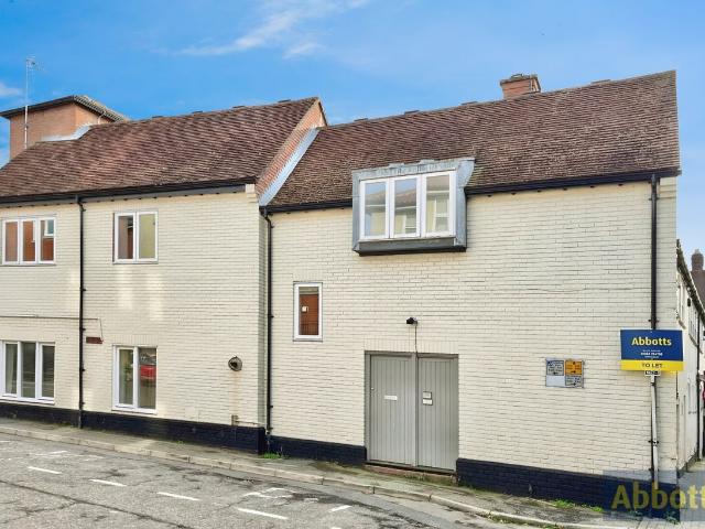 Rear Of 16 17 Abbeygate Street, Bury St. Edmunds IP33, 2 bed flat to rent, £1,500 pcm | PrimeLocation