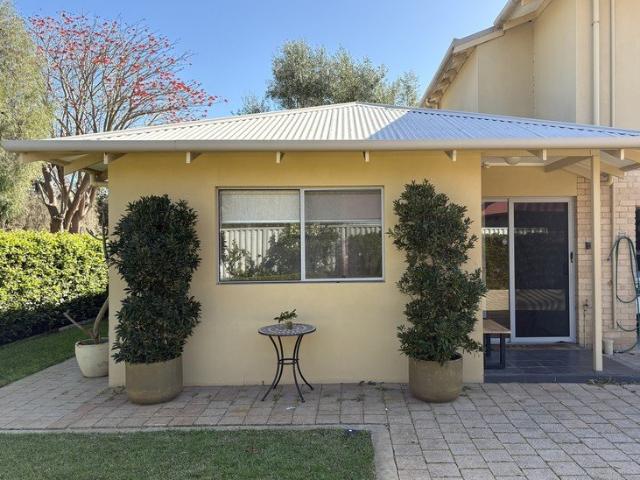 Rear Furnished Studio in Stunning Location