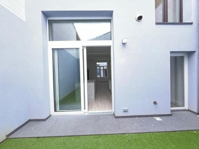 Rear house completely renovated 4 bedrooms