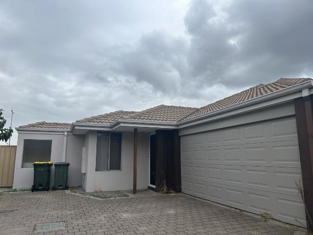 Rear Unit 3 Bedroom, 2 Bathroom Home!