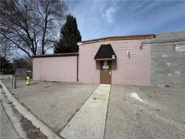 Rear #1 197 Erie Avenue, Brantford, ON, N3S 2G8 commercial f.