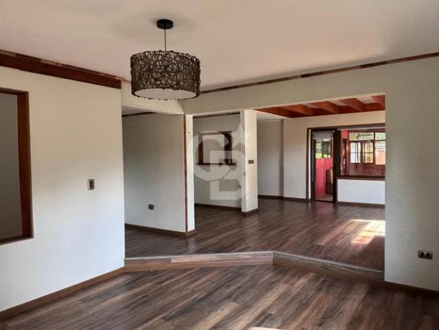 Rebajada! Casa Amplia en Condominio, sector Playa Hermosa | 6 dormitorios por 9600.00 en Puerto Varas