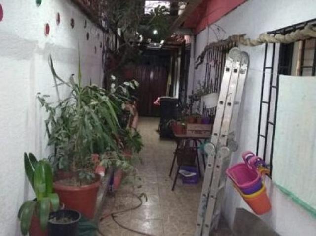 Rebajada casa de 3 dormitorios dos baños amplios espacios limite La Florida y La Granja