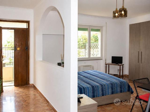 REBIBBIA MONOLOCALE ARREDATO Con GIARDINO BALCON