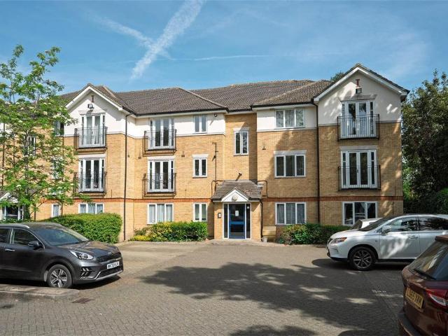 Rectory Court, West Drayton UB7 2 bed apartment to rent £1,800 pcm £415 pw