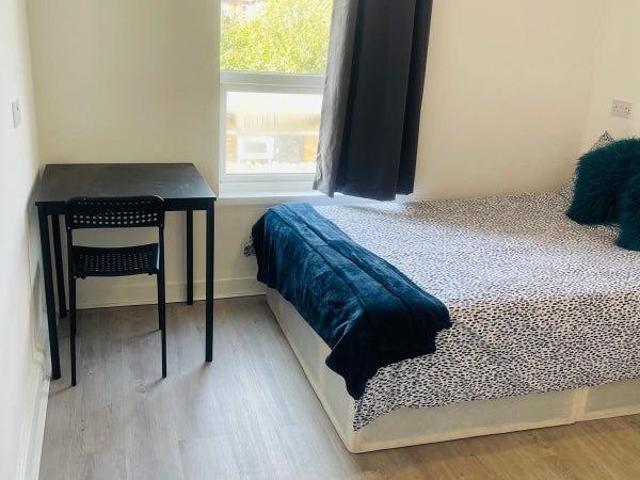 Rectory Road, Southall UB2 1 bed in a house share to rent £850 pcm £196 pw