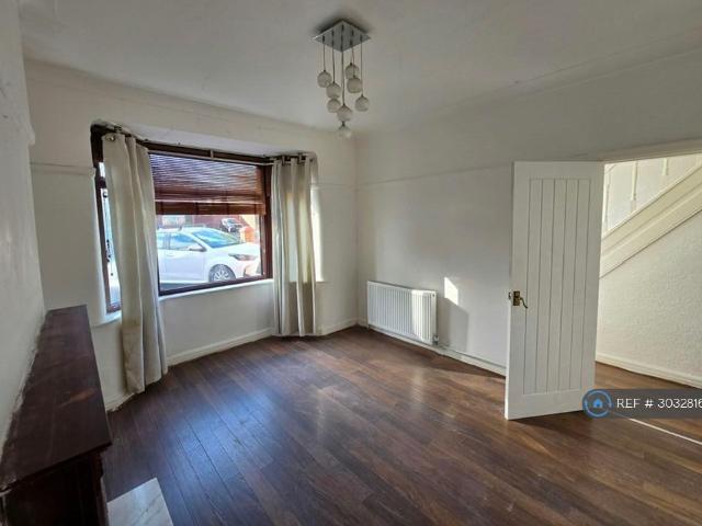 Rectory St, Manchester, M24 3 bed terraced house to rent £1,100 pcm £254 pw
